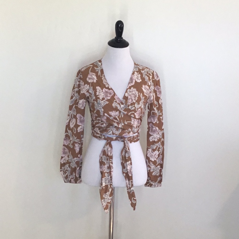 Flynn’s Ky XS mid waist tie blouse